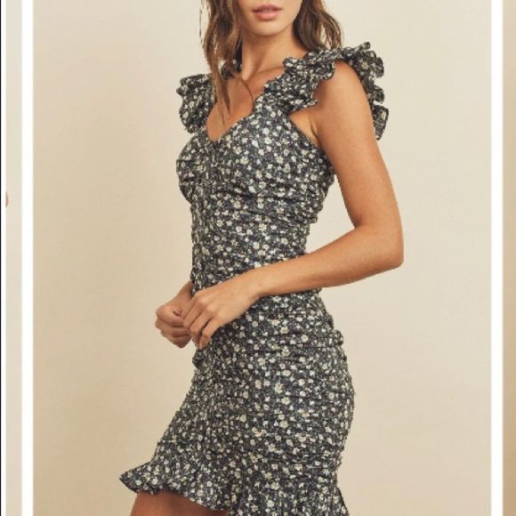 🆕✨STORIA✨NWOT RUCHED SLEEVELESS FLORAL BUTTONED MINI DRESS - Picture 4 of 6